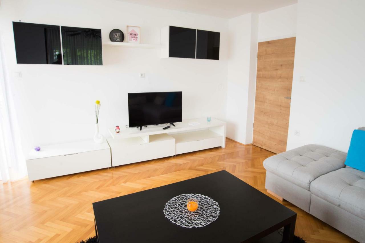 Apartma Ela Μπλεντ Εξωτερικό φωτογραφία